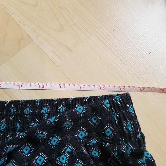 Torrid Geo Print Wide Leg Crop Selftie Pant - Picture 2 of 13